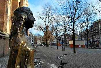 Anne Frank Statue Amsterdam smaller